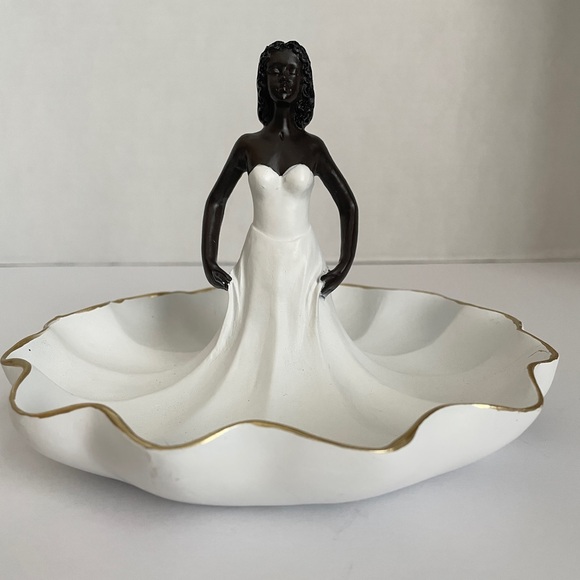 Jewelry - NWOT Unbranded Painted Ceramic Dancer Model Jewelry And Trinket Holder Bowl Dish